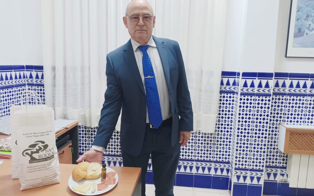 El Trovador visita a sus mayores en la residencia de la tercera edad