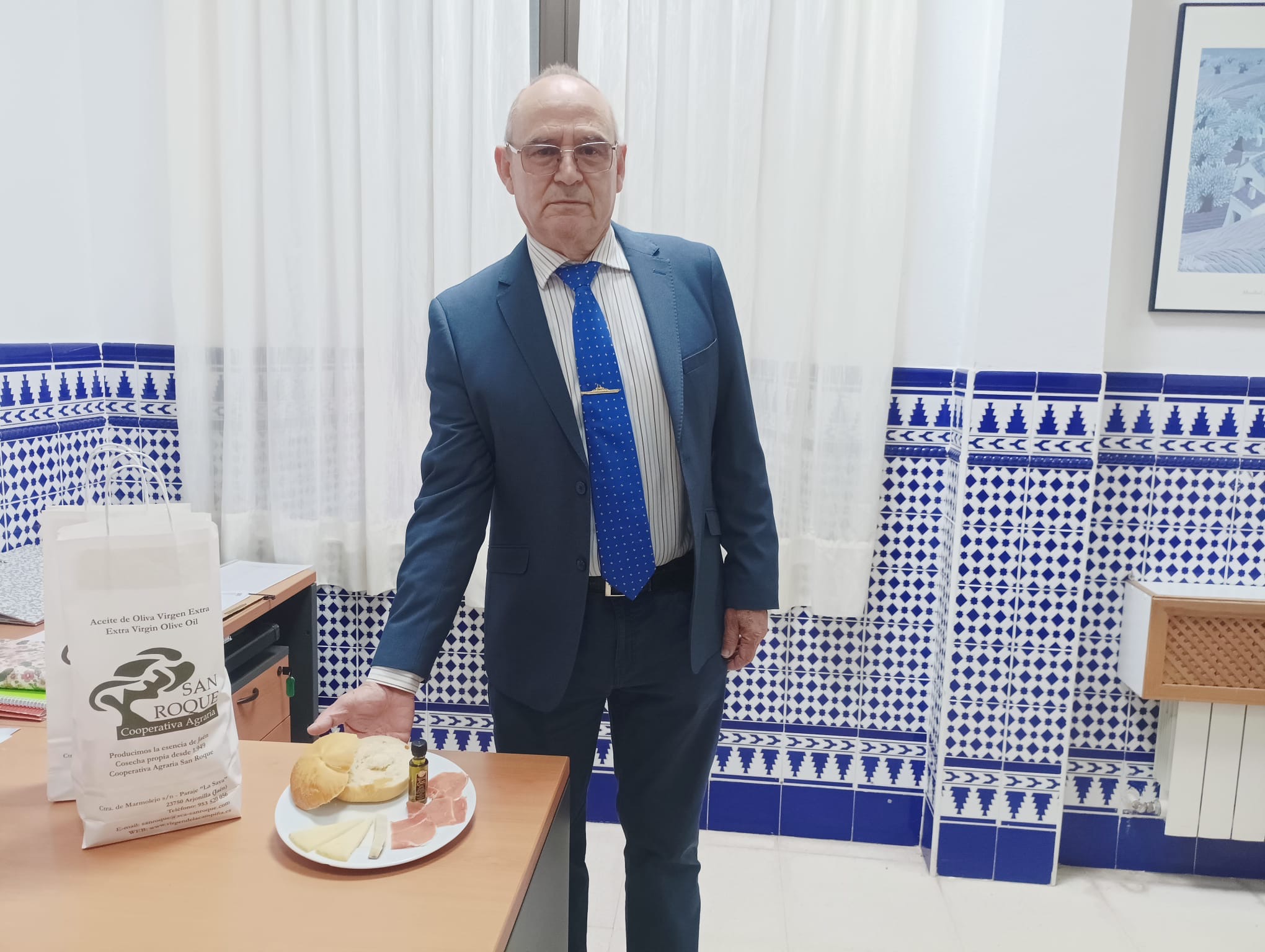 El Trovador visita a sus mayores en la residencia de la tercera edad
